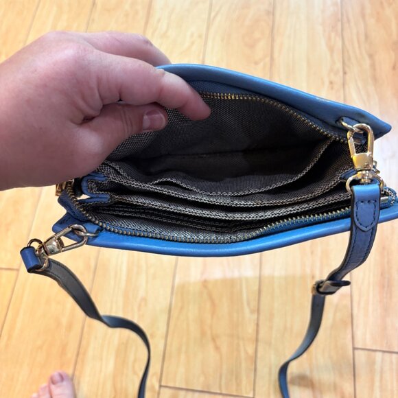 Vince Camuto Crossbody Bag Baby Blue Pebble Leather Gold Small Wristlet Wallet - Picture 5 of 11